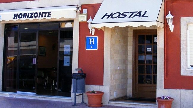 Hostal Horizonte Es Castell  Exteriér fotografie